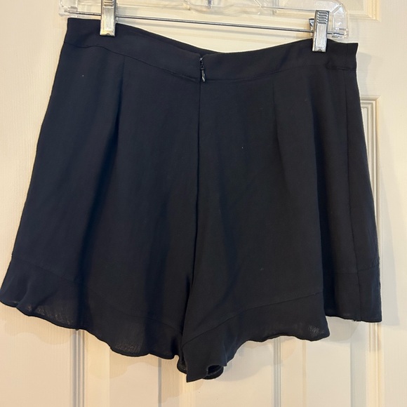 Altar’d State Ruffle Skort - Picture 2 of 3